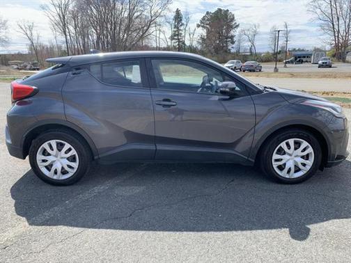 2021 Toyota C-HR LE
