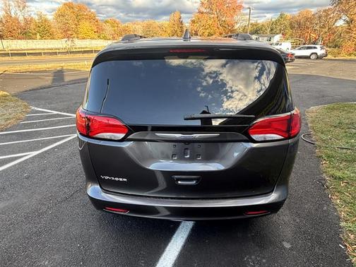 2020 Chrysler Voyager LXI
