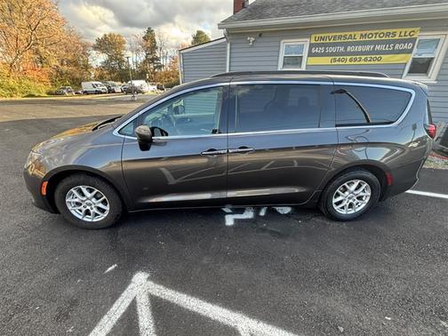 2020 Chrysler Voyager LXI