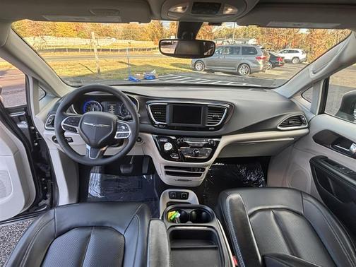 2020 Chrysler Voyager LXI