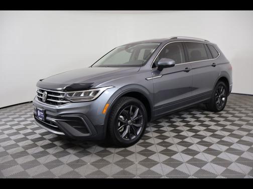 Platinum Gray Metallic 2023 Volkswagen Tiguan 2.0T SE