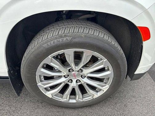 White Frost Tri-Coat 2023 GMC Yukon XL Denali