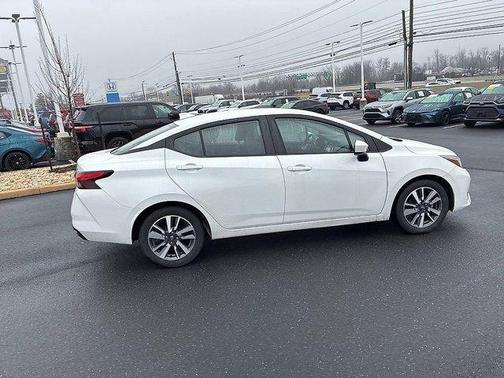 2023 Nissan Versa 1.6 SV