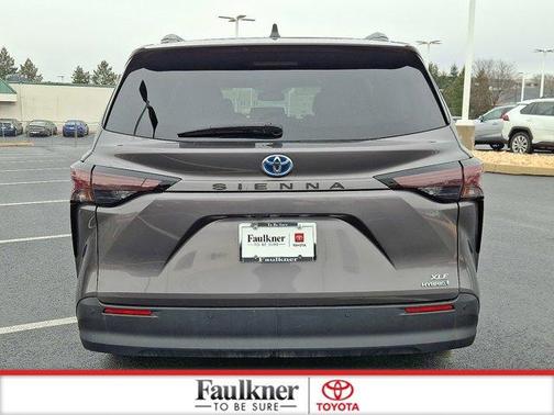 2024 Toyota Sienna XLE