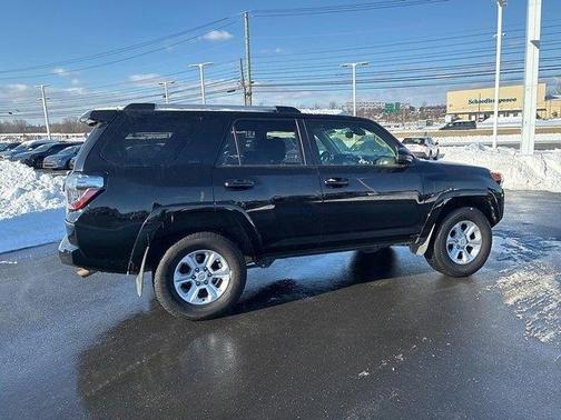 2022 Toyota 4Runner SR5