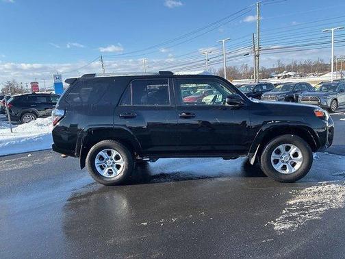 2022 Toyota 4Runner SR5
