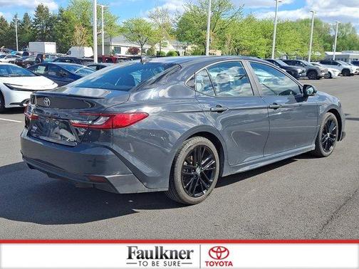 UNDERGROUND 1L7 2025 Toyota Camry SE