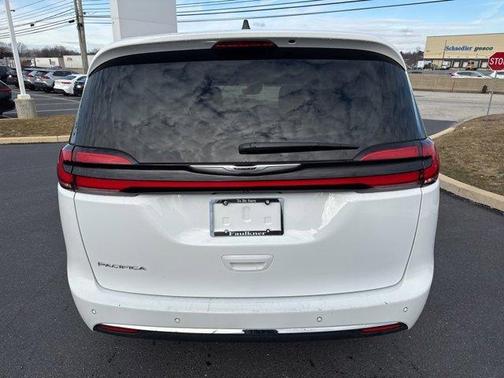 2024 Chrysler Pacifica Touring-L