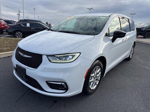 2024 Chrysler Pacifica Touring-L