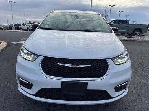 2024 Chrysler Pacifica Touring-L