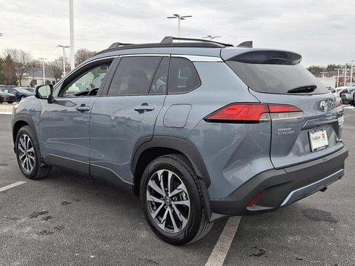 2025 Toyota Corolla Cross XLE