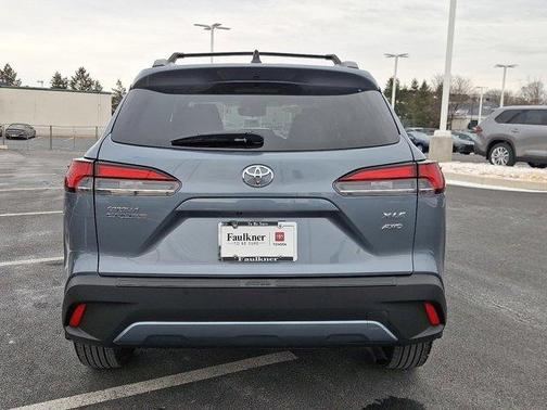 2025 Toyota Corolla Cross XLE