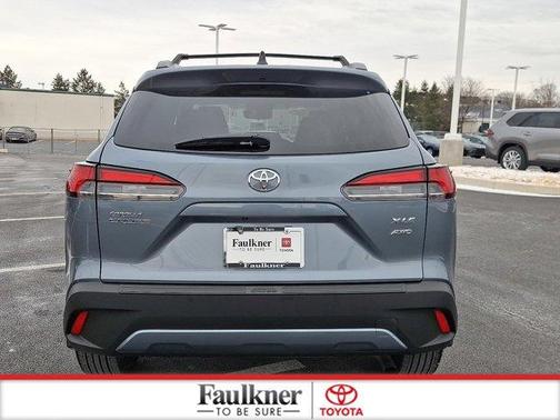 2025 Toyota Corolla Cross XLE