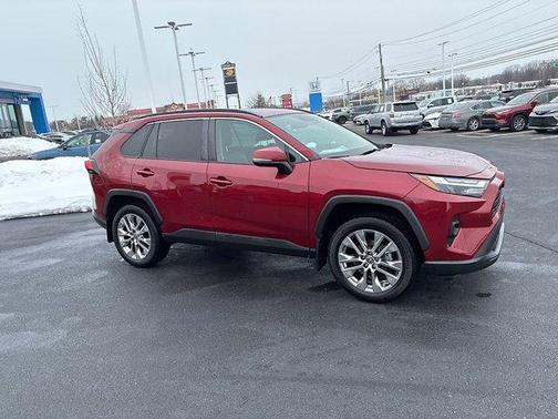 2022 Toyota RAV4 XLE Premium