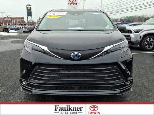 2025 Toyota Sienna XLE