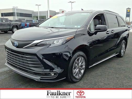 2025 Toyota Sienna XLE