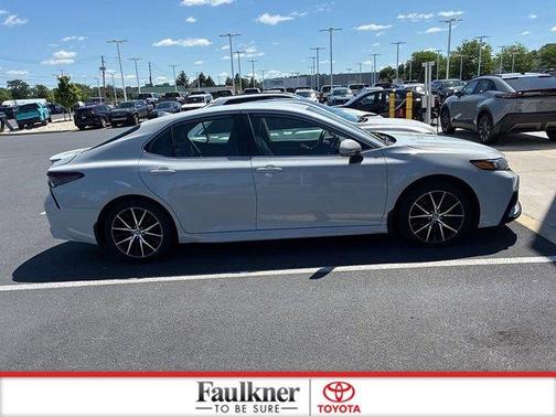 Ice 2024 Toyota Camry SE