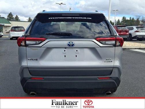 Silver Sky Metallic 2022 Toyota RAV4 Hybrid XLE