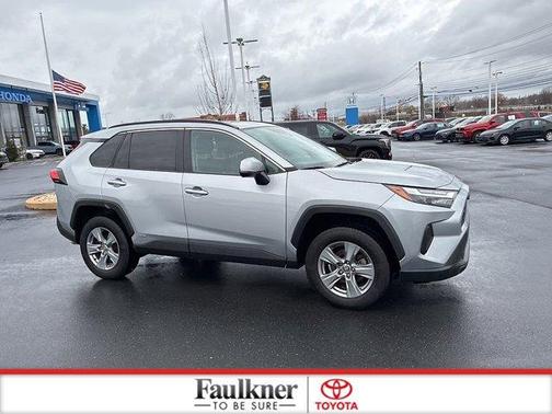2022 Toyota RAV4 Hybrid XLE