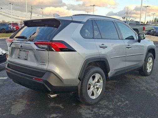 2020 Toyota RAV4 Hybrid XLE