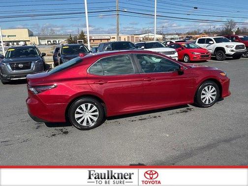 2022 Toyota Camry Hybrid LE