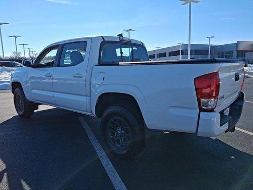 2016 Toyota Tacoma SR