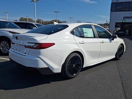 Ice 2026 Toyota Camry SE