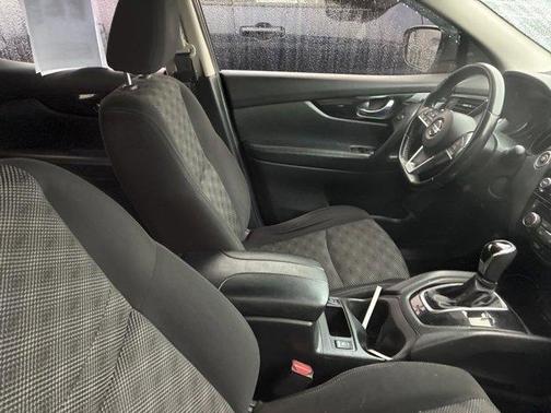 Gun Metallic 2017 Nissan Rogue Sport SV
