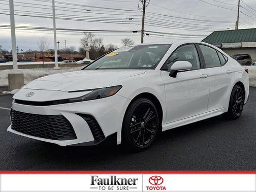 2025 Toyota Camry SE