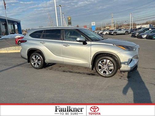 2023 Toyota Highlander Hybrid XLE