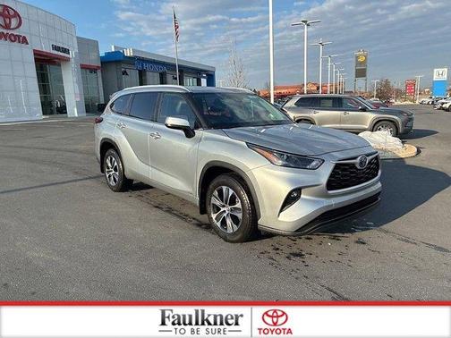 2023 Toyota Highlander Hybrid XLE