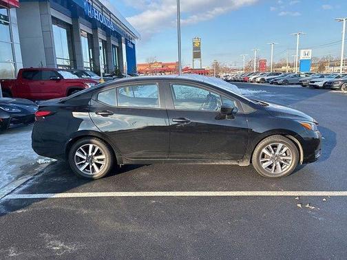 2023 Nissan Versa 1.6 SV