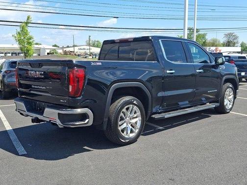 Onyx Black 2021 GMC Sierra 1500 SLT