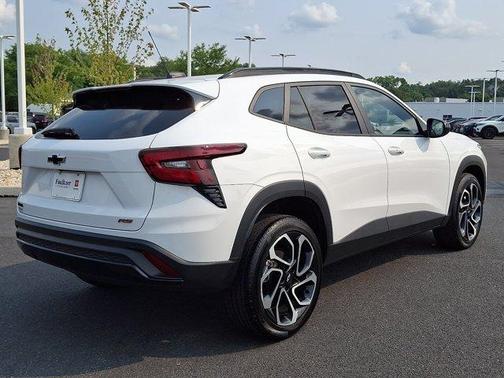 Summit White 2025 Chevrolet Trax 2RS