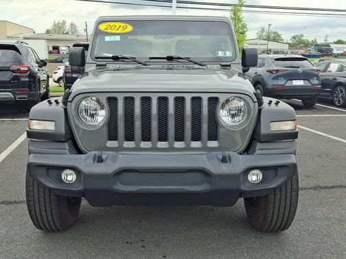 Sting Gray Clearcoat 2019 Jeep Wrangler Sport