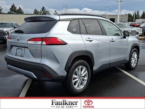 2025 Toyota Corolla Cross LE