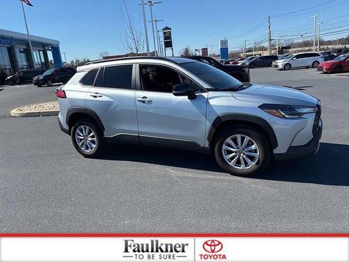 2025 Toyota Corolla Cross LE