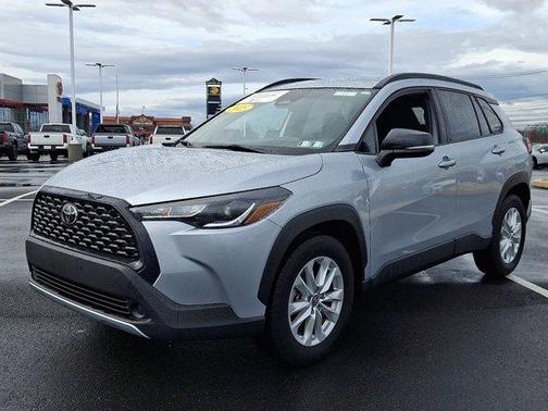 2025 Toyota Corolla Cross LE