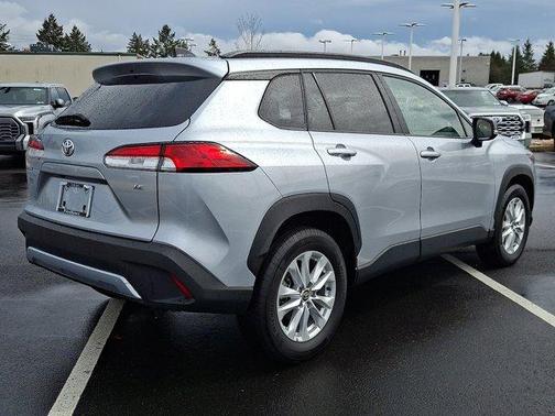 2025 Toyota Corolla Cross LE