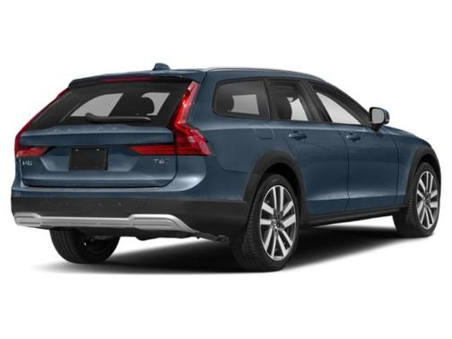 Denim Blue Metallic 2022 Volvo V90 Cross Country B6
