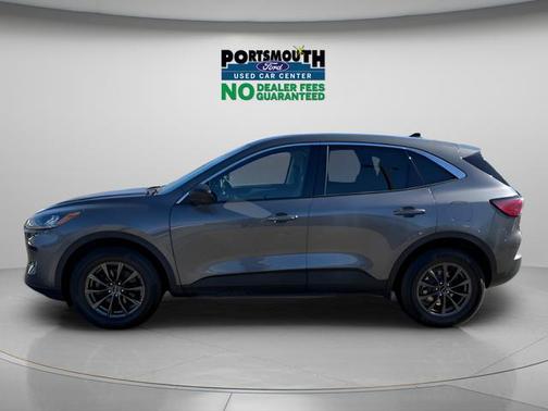 Carbonized Gray Metallic 2022 Ford Escape SE
