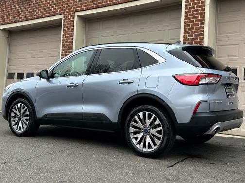 2022 Ford Escape Titanium