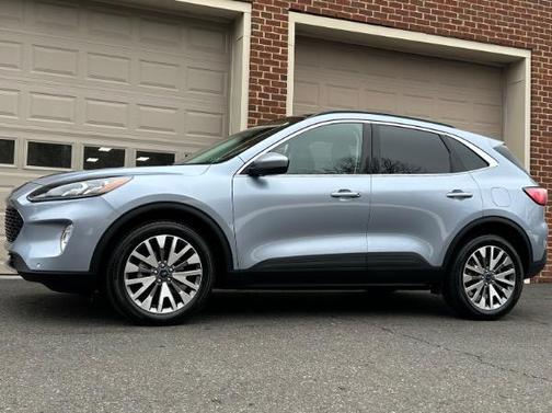 2022 Ford Escape Titanium