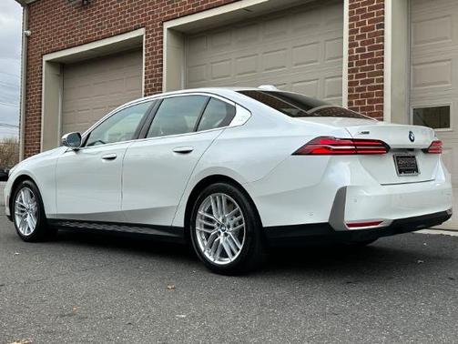 2025 BMW 530 i xDrive