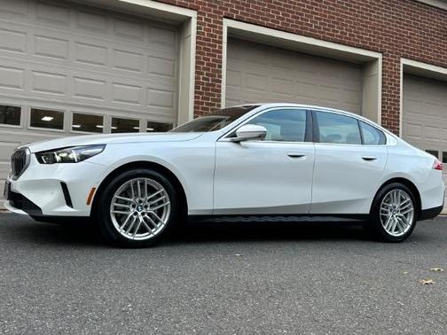 2025 BMW 530 i xDrive
