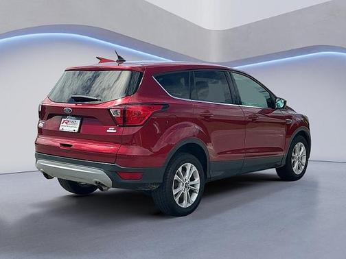 RUBY RED METALLIC TINTED CC 2019 Ford Escape SE