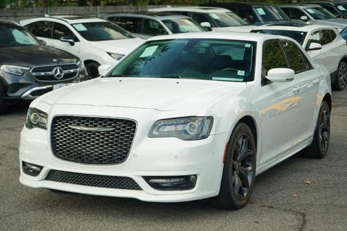2021 Chrysler 300 Touring