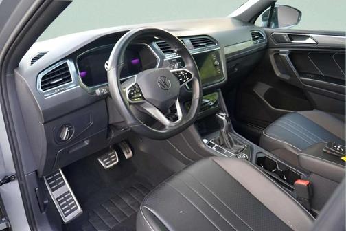 2022 Volkswagen Tiguan 2.0T SE R-Line Black