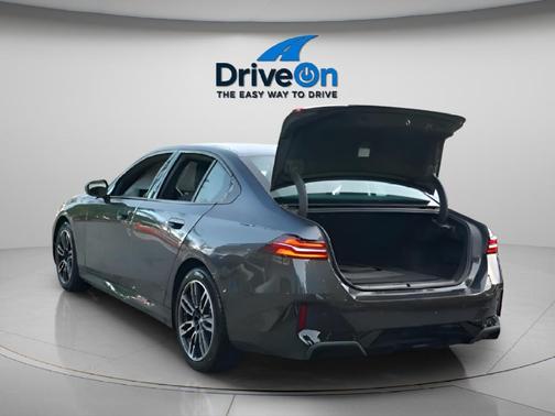 2024 BMW 530 i xDrive