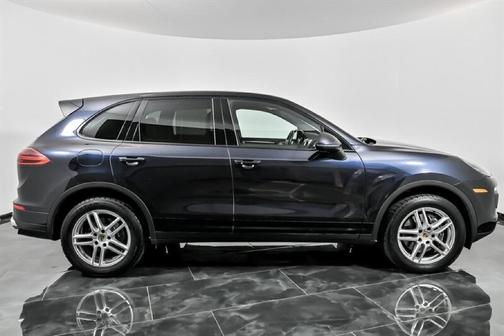 2016 Porsche Cayenne Base